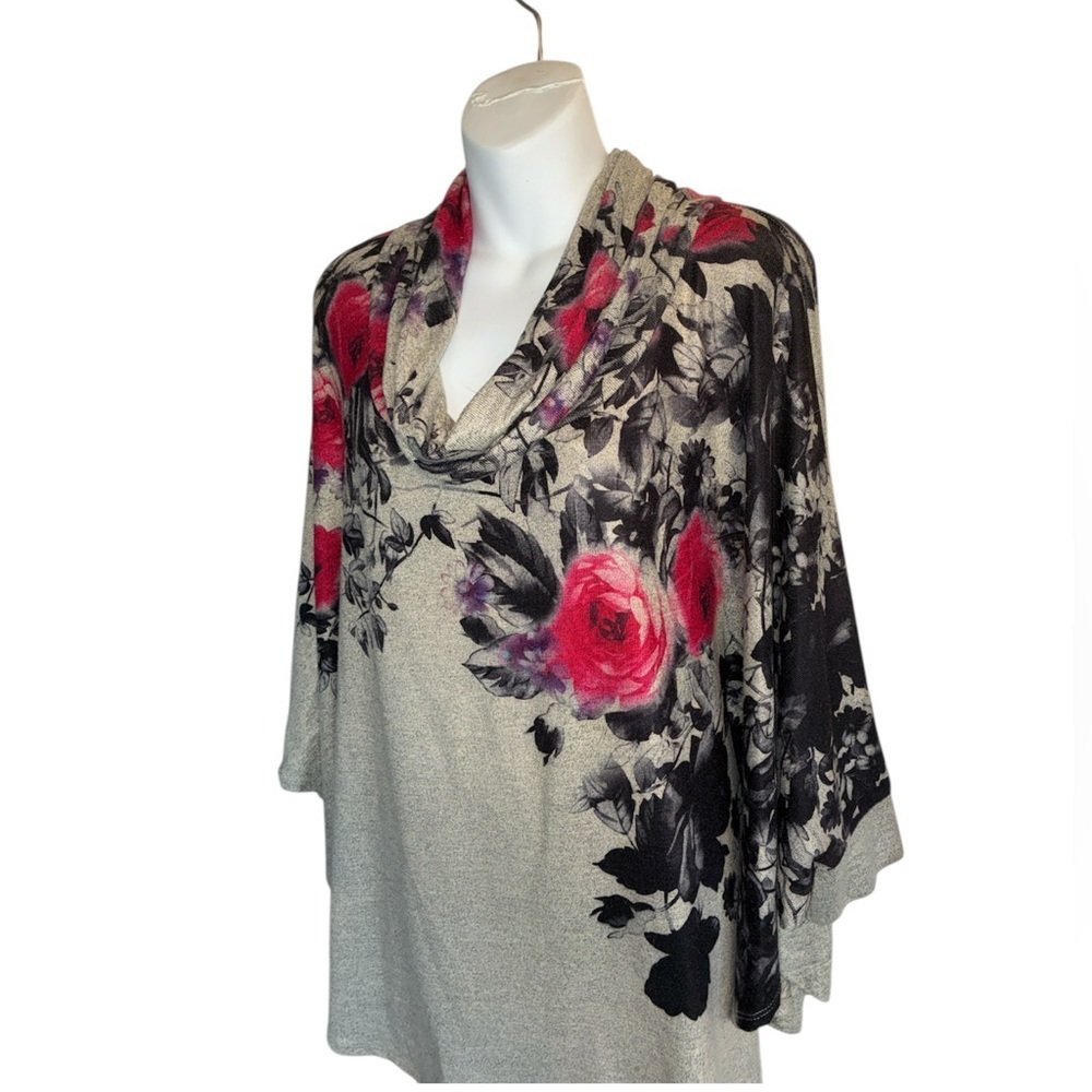 Leo & Nicole Sweater Women's L, grey with bold pink/black roses, Cowl neck. EUC